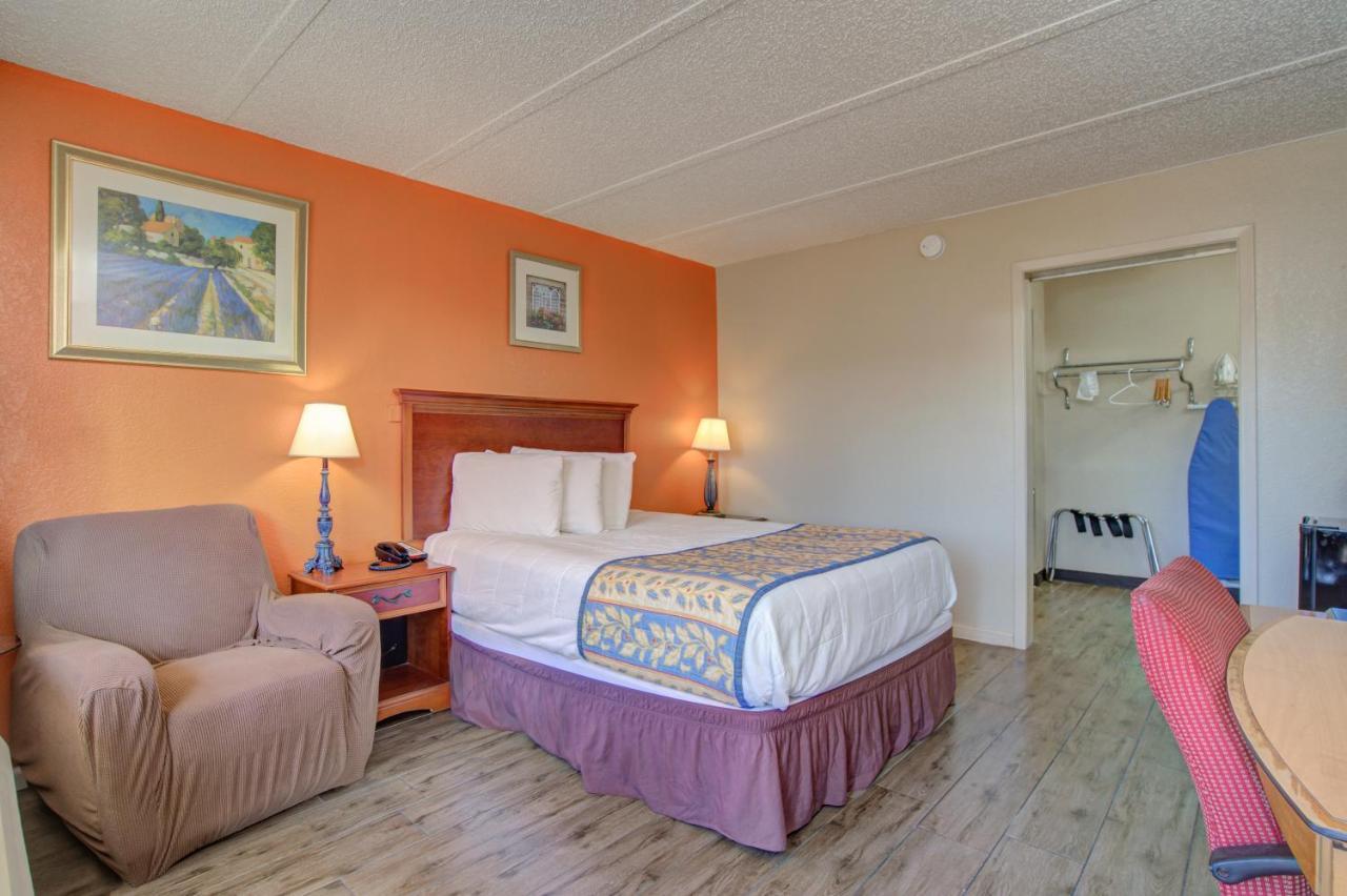 Americas Best Value Inn Laredo Zewnętrze zdjęcie