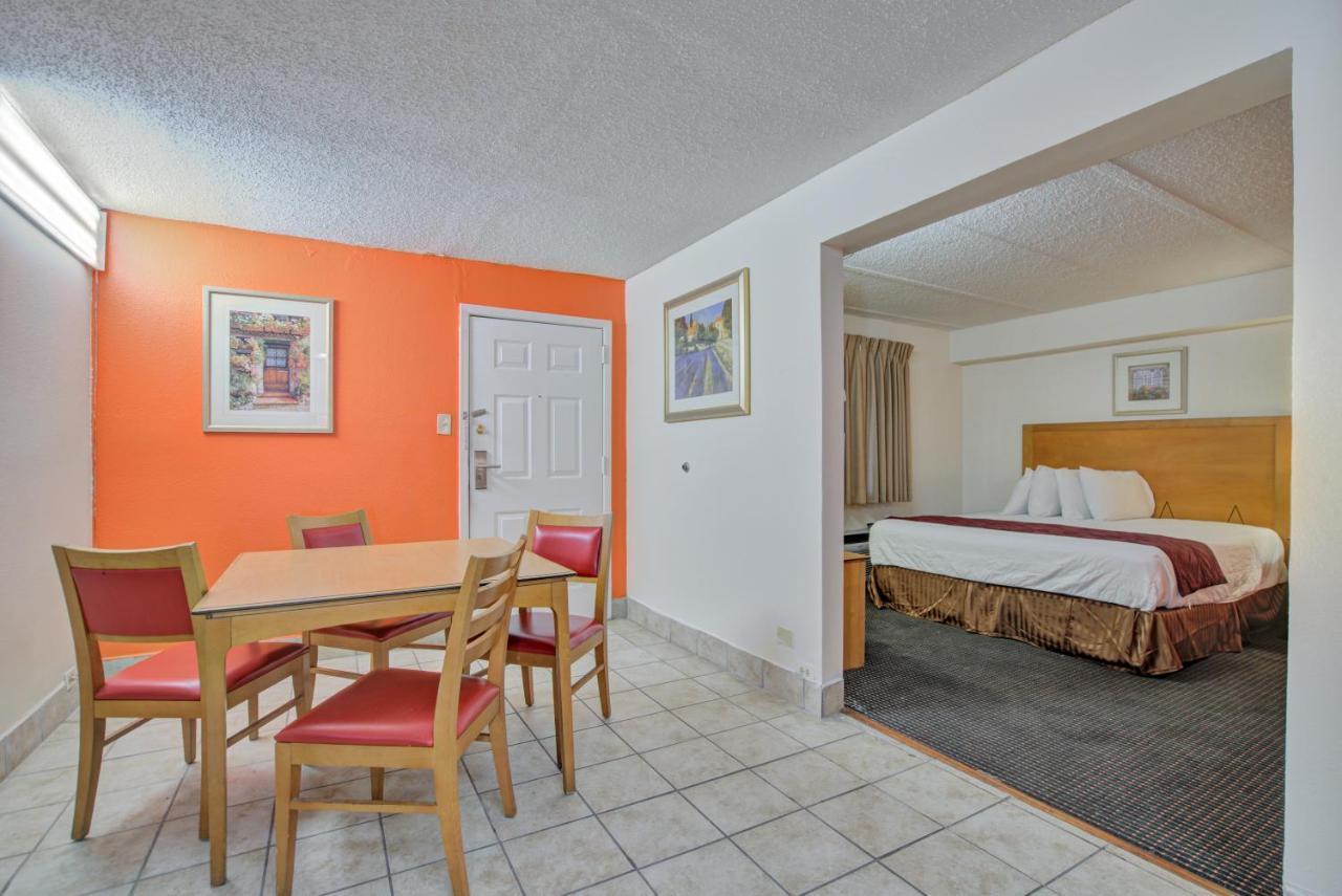 Americas Best Value Inn Laredo Zewnętrze zdjęcie