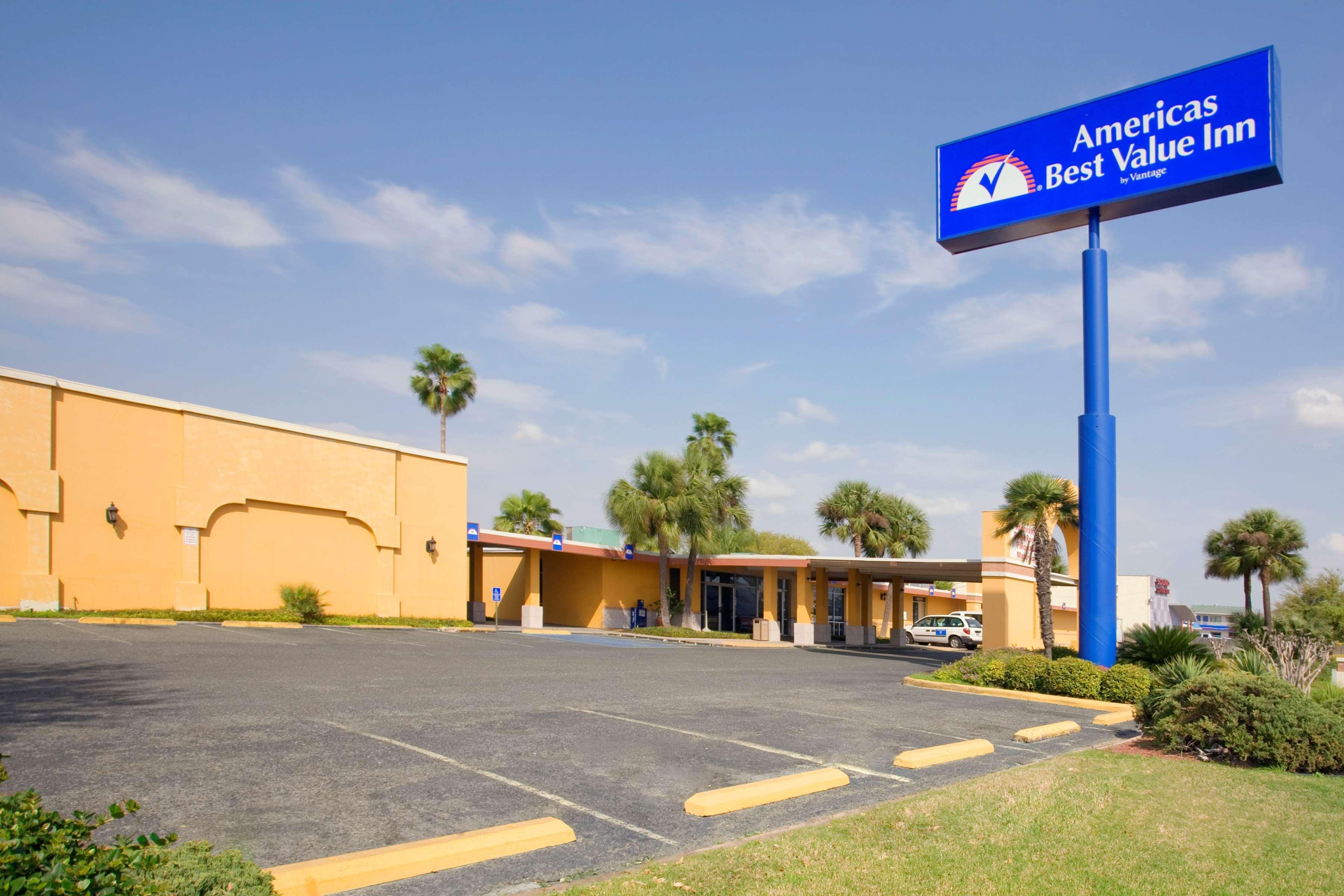 Americas Best Value Inn Laredo Zewnętrze zdjęcie