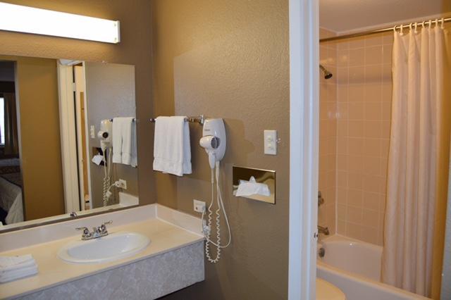 Americas Best Value Inn Laredo Zewnętrze zdjęcie
