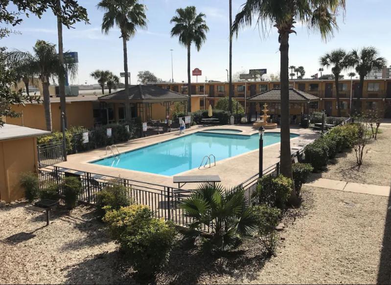 Americas Best Value Inn Laredo Zewnętrze zdjęcie
